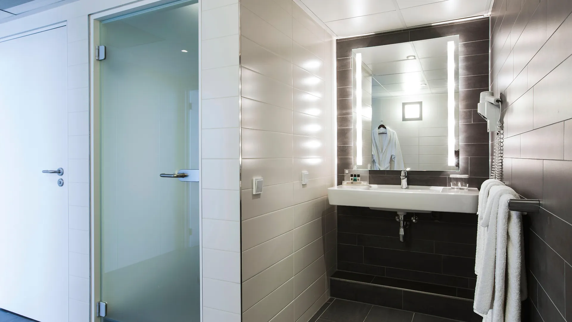 Holiday Inn Eindhoven Centre By Ihg Hotel
